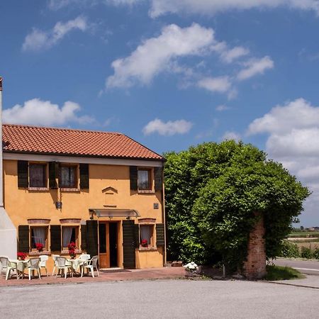 Agriturismo Le 4 Rose ヴェスコヴァーナ エクステリア 写真