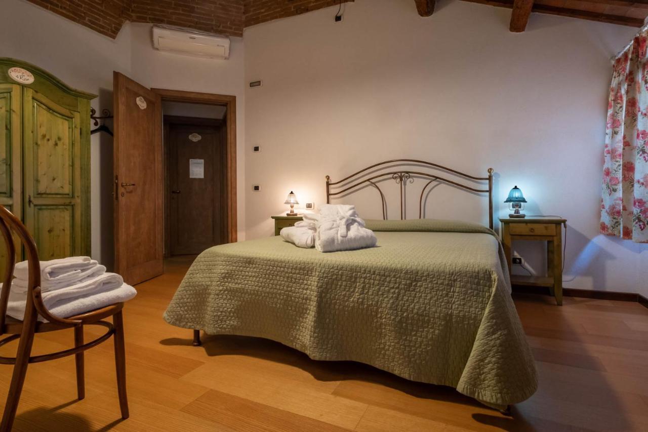 Agriturismo Le 4 Rose ヴェスコヴァーナ エクステリア 写真