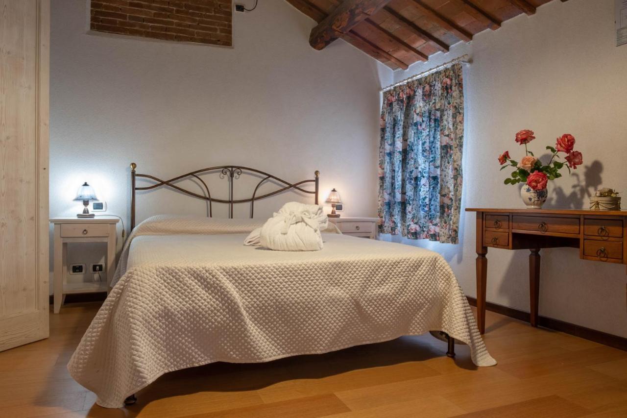 Agriturismo Le 4 Rose ヴェスコヴァーナ エクステリア 写真