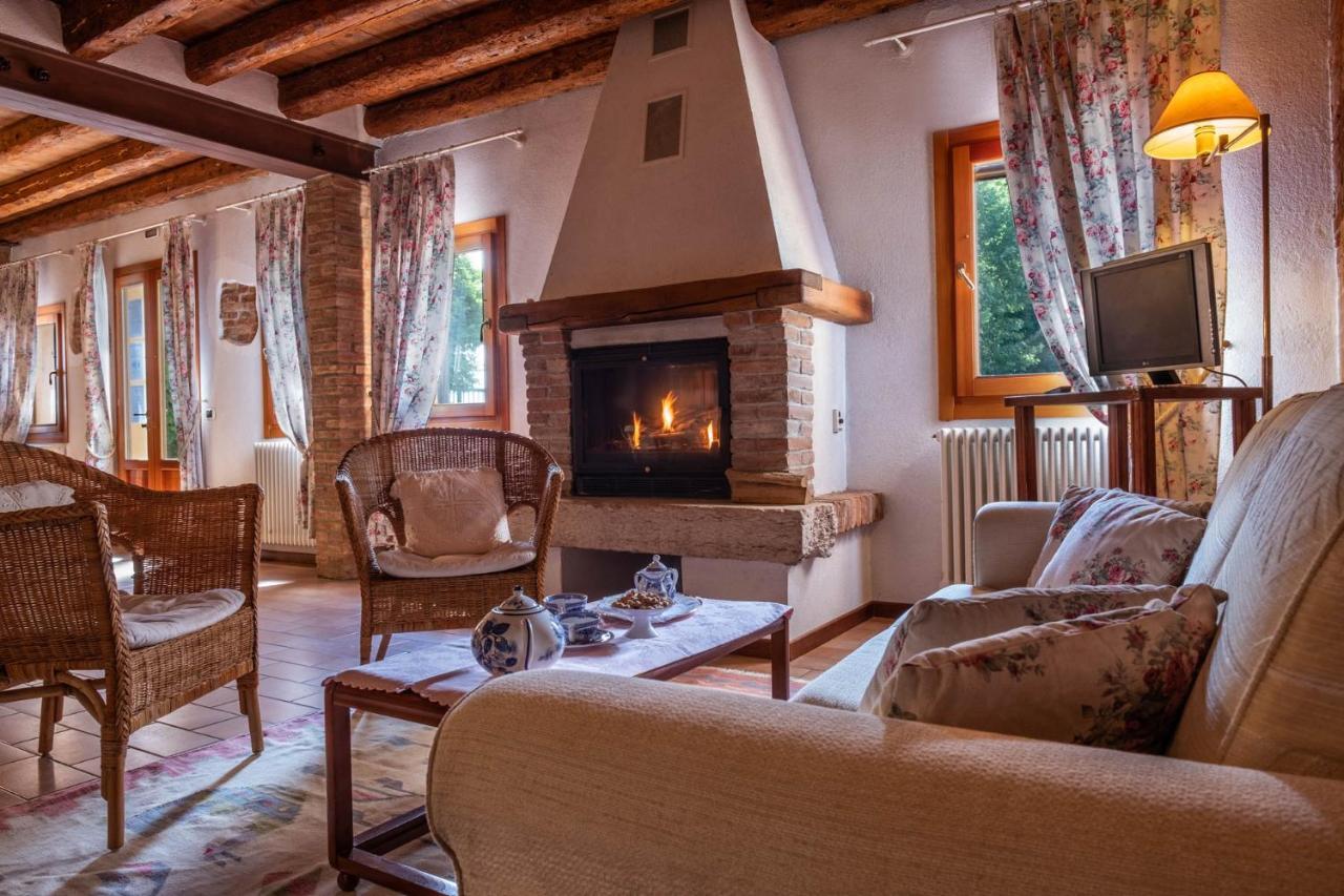Agriturismo Le 4 Rose ヴェスコヴァーナ エクステリア 写真
