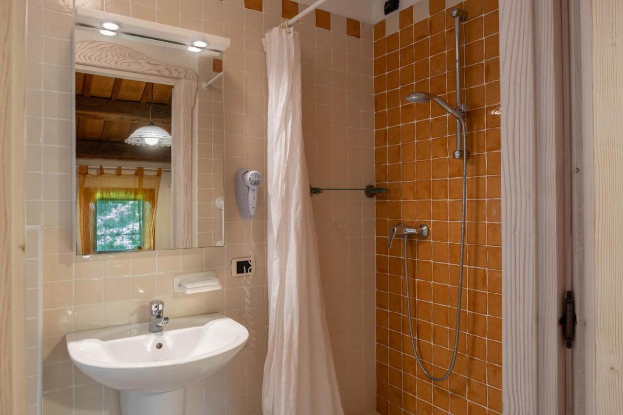 Agriturismo Le 4 Rose ヴェスコヴァーナ エクステリア 写真