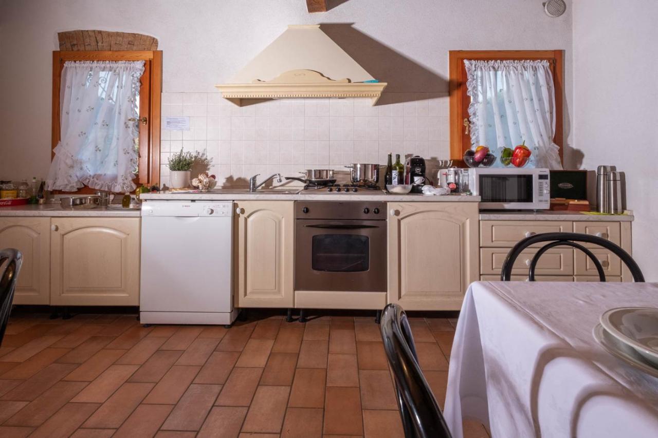 Agriturismo Le 4 Rose ヴェスコヴァーナ エクステリア 写真